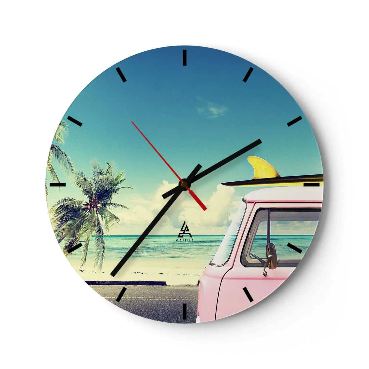 Reloj de pared - Reloj de vidrio - Furgoneta rosa con tabla de surf en la playa - 30x30cm - Comienzan las vacaciones - Decoración de pared moderna para salón, cocina y dormitorio ARTTOR