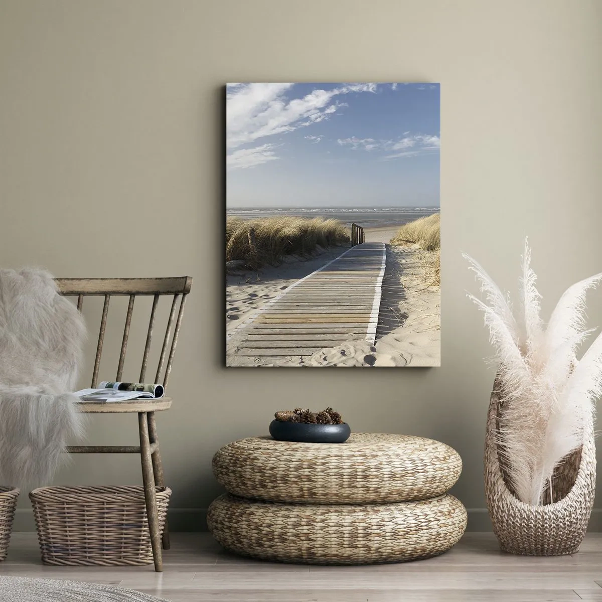 Cuadro sobre lienzo - Impresión de Imagen - Un camino de madera conduce a través de las dunas hasta el mar en calma. - 50x70cm - Más allá de la duna, en el susurro de la naturaleza - Decoración de pared moderna para salón y dormitorio ARTTOR