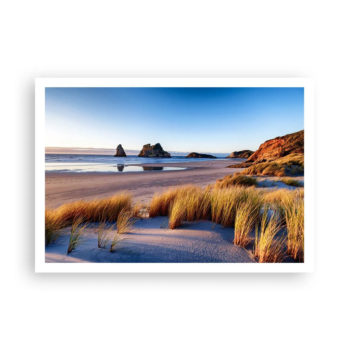 Póster - Una playa pintoresca con vistas a las rocas y al mar al atardecer. - 100x70cm - Para buscadores de tranquilidad - Decoración de pared moderna para salón y dormitorio ARTTOR