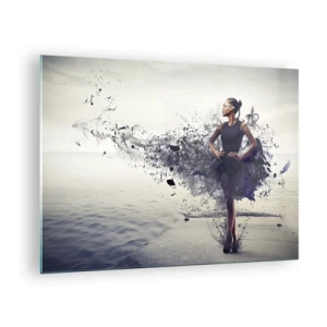 Cuadro sobre vidrio - Impresiones sobre Vidrio - Una mujer con un vestido borroso contra el fondo de agua tranquila. - 70x50cm - Venus africana - Decoración de pared moderna para salón y dormitorio ARTTOR