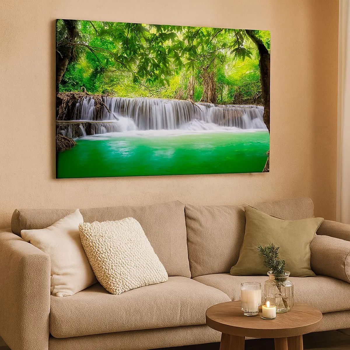Cuadro sobre lienzo - Impresión de Imagen - Una cascada verde rodeada de densa vegetación tropical. - 70x50cm - Cascada en verde - Decoración de pared moderna para salón y dormitorio ARTTOR