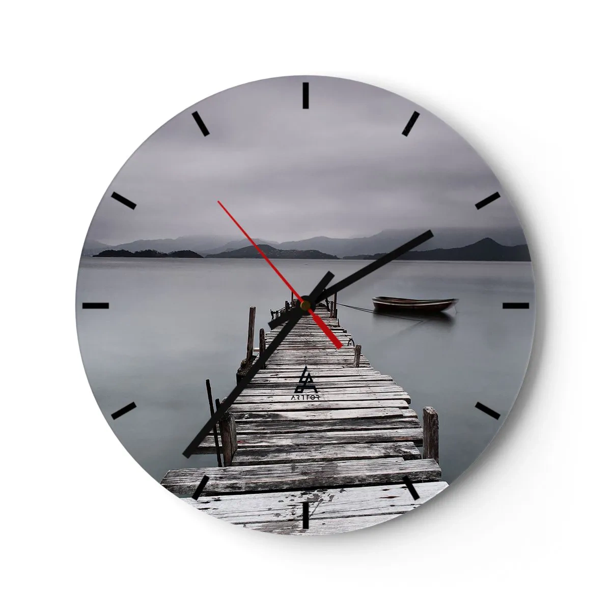 Reloj de pared - Reloj de vidrio - Un embarcadero de madera en un lago tranquilo con un barco al fondo. - 30x30cm - Mañana partimos - Decoración de pared moderna para salón, cocina y dormitorio ARTTOR