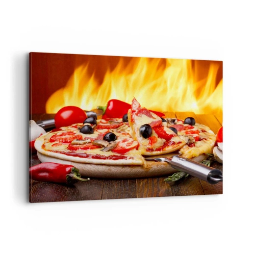 Cuadro sobre lienzo - Impresión de Imagen - Pizza con aceitunas, tomates y pimientos sobre un fondo de llamas - 120x80cm - Desde Italia con amor - Decoración de pared moderna para salón y dormitorio ARTTOR