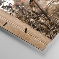 Esfera sin numeración, con rayas