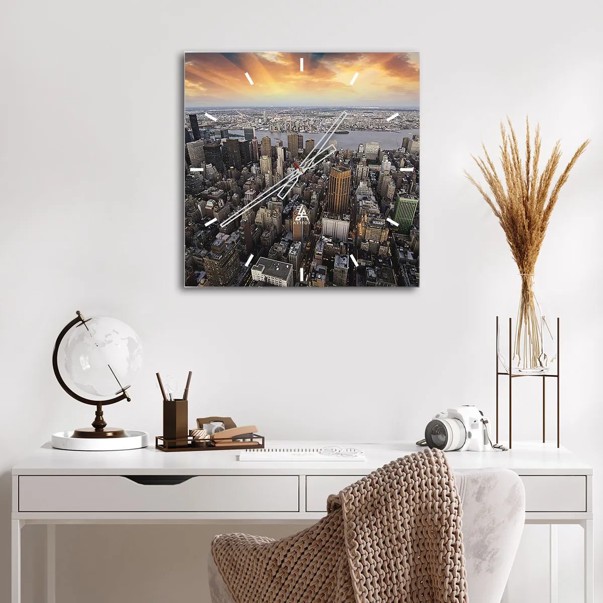 Reloj de pared - Reloj de vidrio - Vista de la metrópoli con la puesta de sol - 30x30cm - El corazón palpitante de nuestro tiempo - Decoración de pared moderna para salón y dormitorio ARTTOR