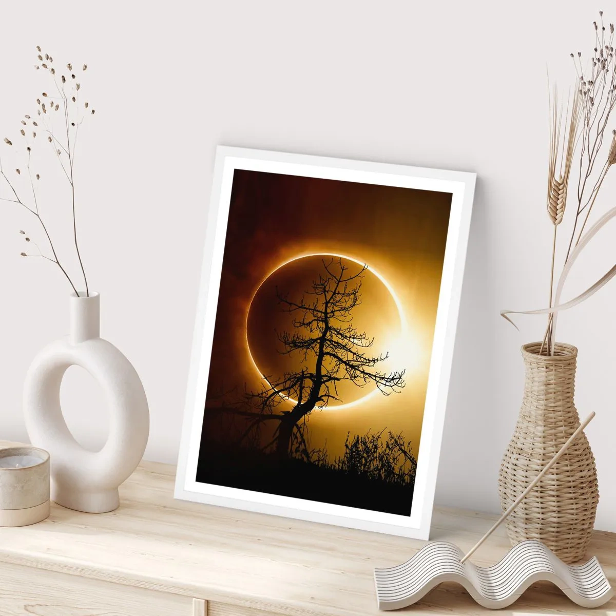 Póster en marco blanco - Eclipse total - 70x100 cm