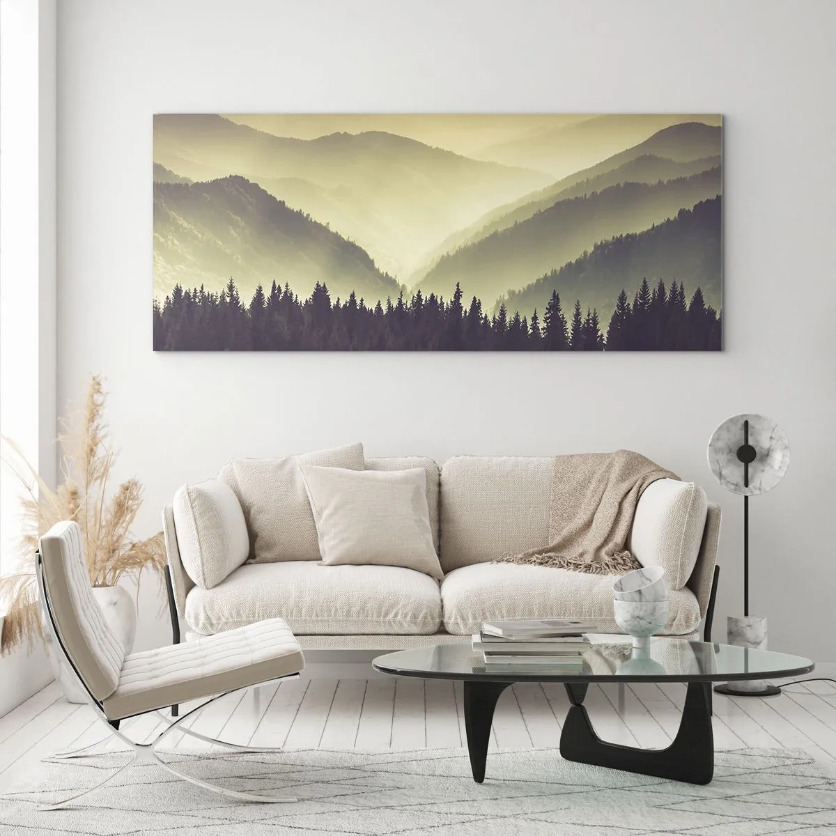Cuadro sobre vidrio - Impresiones sobre Vidrio - Pintorescas cadenas montañosas envueltas en niebla y con una luz cálida - 160x50cm - Más allá de las siete montañas... - Decoración de pared moderna para salón y dormitorio ARTTOR