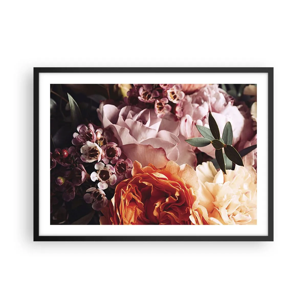 Póster en marco negro - Un primer plano de una colorida composición floral. - 70x50cm - Belleza envolvente - Decoración de pared moderna para salón y dormitorio ARTTOR