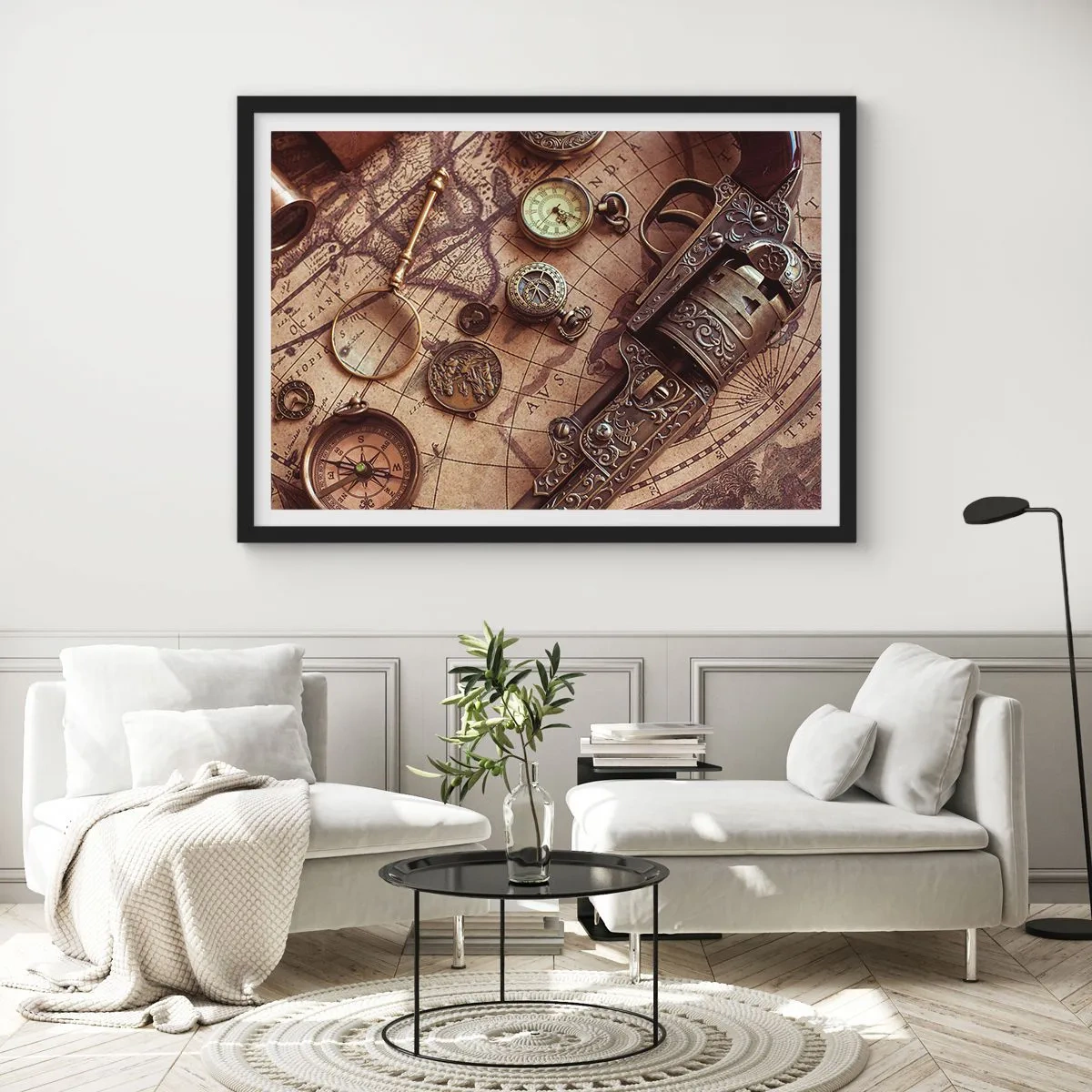 Póster en marco negro - Objetos antiguos en un mapa antiguo en estilo retro. - 70x50cm - La aventura llama - Decoración de pared moderna para salón y dormitorio ARTTOR