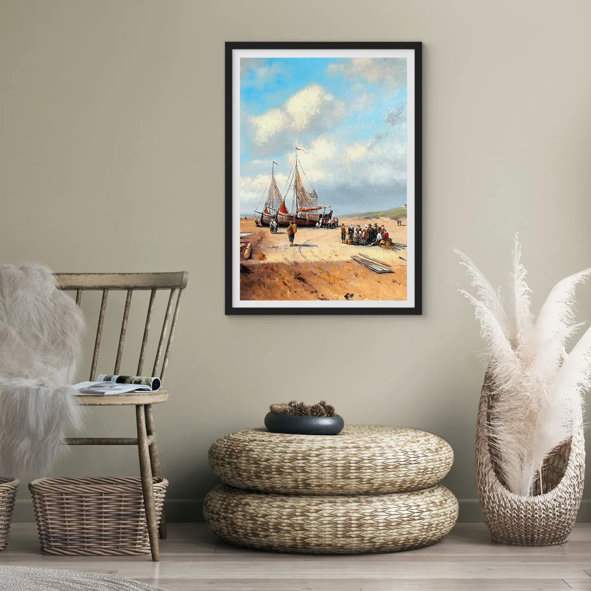 Póster en marco negro - Barcos de pesca tradicionales y pescadores en una playa de arena - 50x70cm - Después de una pesca exitosa - Decoración de pared moderna para salón y dormitorio ARTTOR