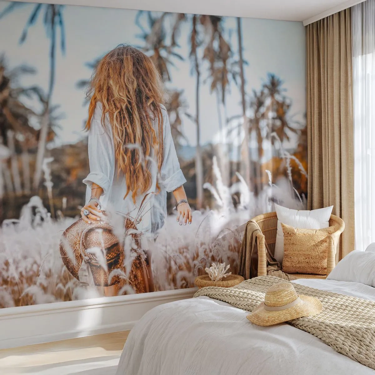 Fotomural Premium Sand - Una mujer entre la hierba frente a un paisaje bordeado de palmeras. - 100x70cm - Nacida en el plumón de la Tierra - Decoración de pared moderna para salón y dormitorio ARTTOR