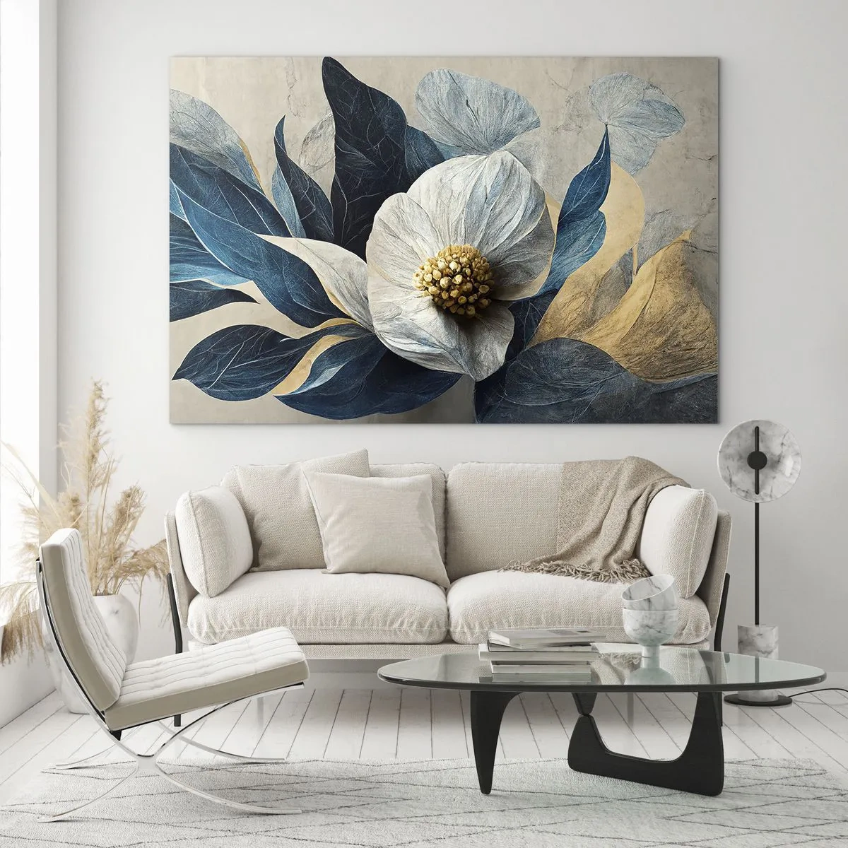 Cuadro sobre vidrio - Impresiones sobre Vidrio - Un arreglo floral blanco con hojas azul marino y un centro dorado. - 70x50cm - Con un corazón de oro - Decoración de pared moderna para salón y dormitorio ARTTOR