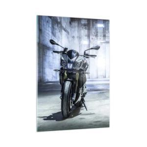 Cuadro sobre vidrio - Impresiones sobre Vidrio - Una motocicleta en un interior industrial con paredes de hormigón. - 50x70cm - Antes de que el motor ruja - Decoración de pared moderna para salón y dormitorio ARTTOR