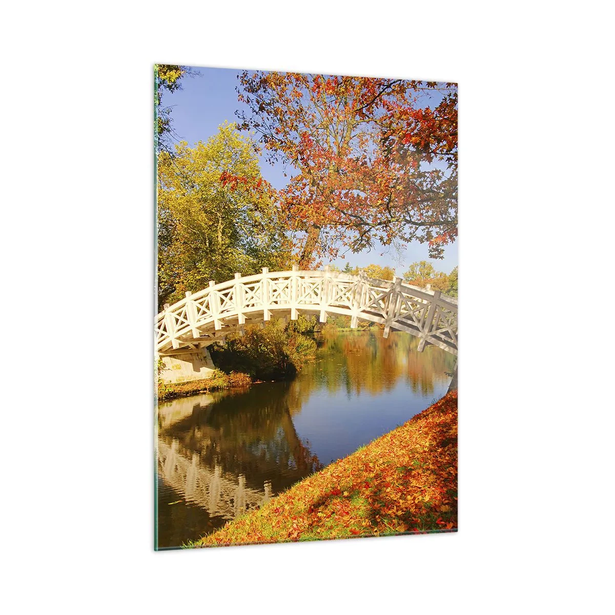 Cuadro sobre vidrio - Impresiones sobre Vidrio - Un puente de madera sobre un río rodeado de colores otoñales. - 50x70cm - En un puente blanco de suspiros - Decoración de pared moderna para salón y dormitorio ARTTOR