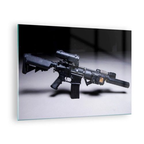Cuadro sobre vidrio - Impresiones sobre Vidrio - Un rifle de asalto negro con accesorios sobre un fondo claro. - 70x50cm - Un caballero oscuro - Decoración de pared moderna para salón y dormitorio ARTTOR