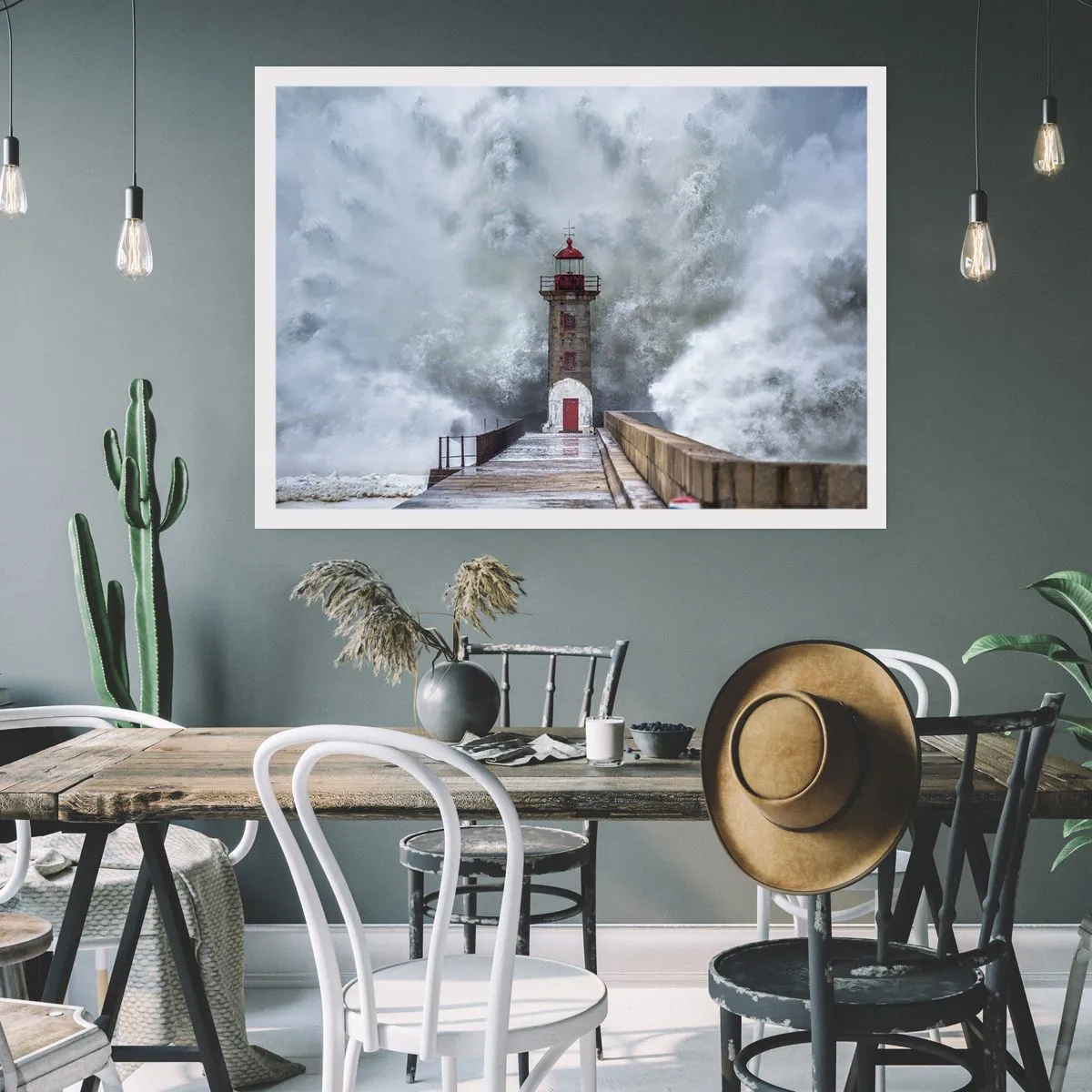 Póster - Un faro rodeado de olas fuertes - 100x70cm - El rugido de las aguas, la fuerza del viento - Decoración de pared moderna para salón y dormitorio ARTTOR