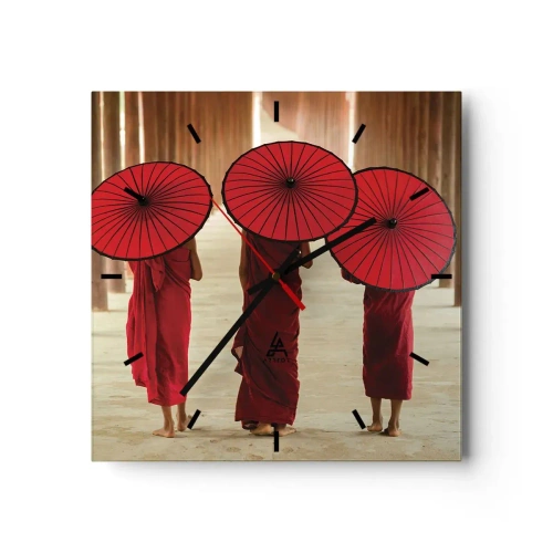 Reloj de pared - Reloj de vidrio - Tres monjes con paraguas rojos en la arquitectura tradicional - 30x30cm - En el camino a la Tierra Pura - Decoración de pared moderna para salón y dormitorio ARTTOR