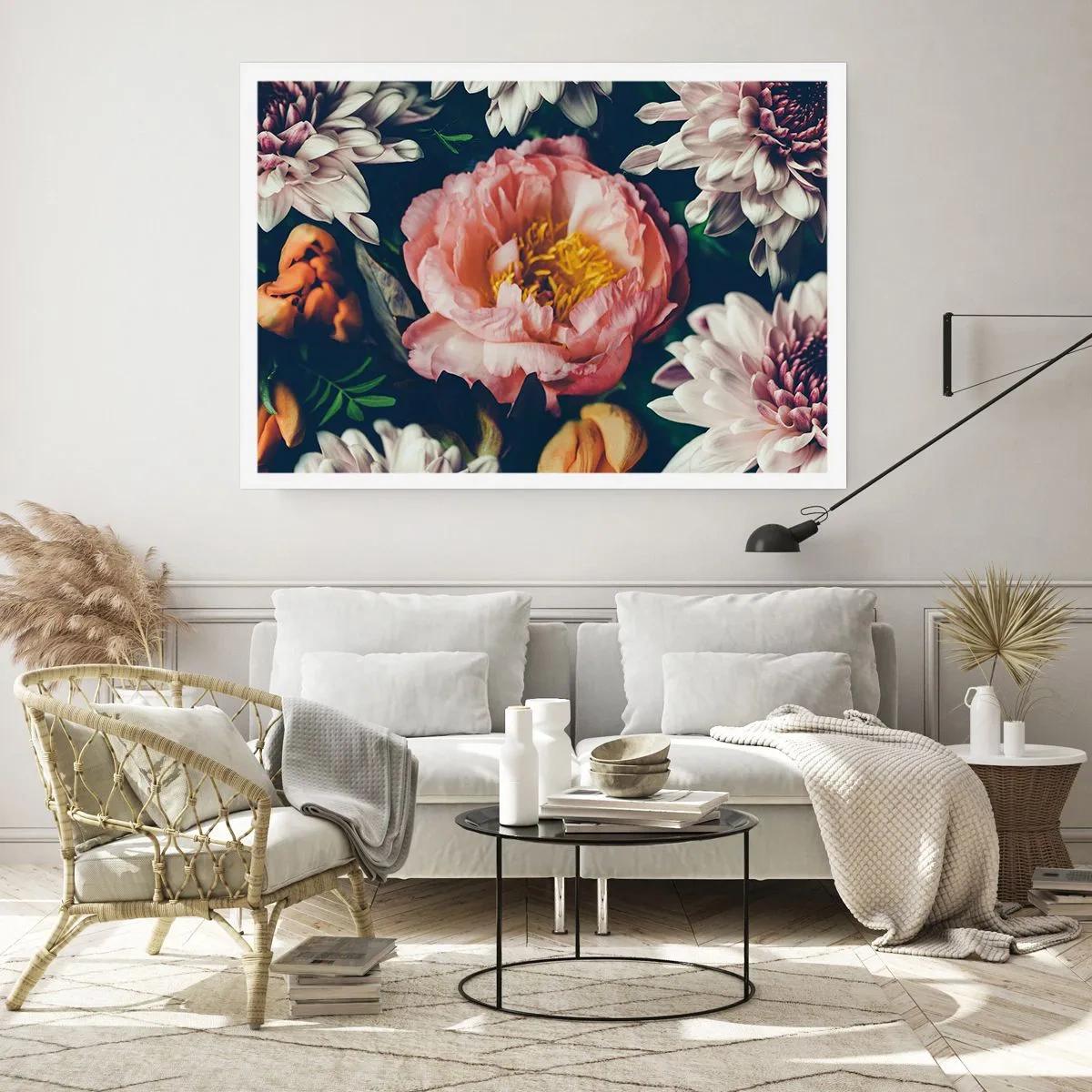 Póster - Arreglo floral con peonías y crisantemos sobre fondo oscuro. - 100x70cm - Con esplendor barroco - Decoración de pared moderna para salón y dormitorio ARTTOR