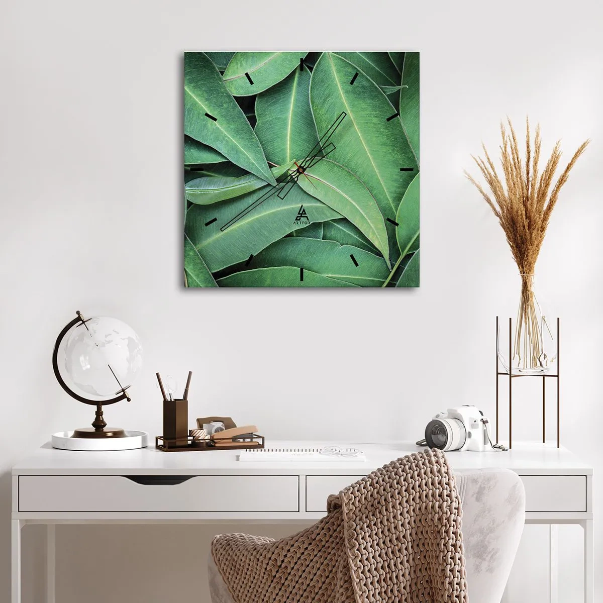 Reloj de pared - Reloj de vidrio - Primer plano de hojas verdes que crean un patrón natural. - 30x30cm - Jugosidad y frescura - Decoración de pared moderna para salón y dormitorio ARTTOR