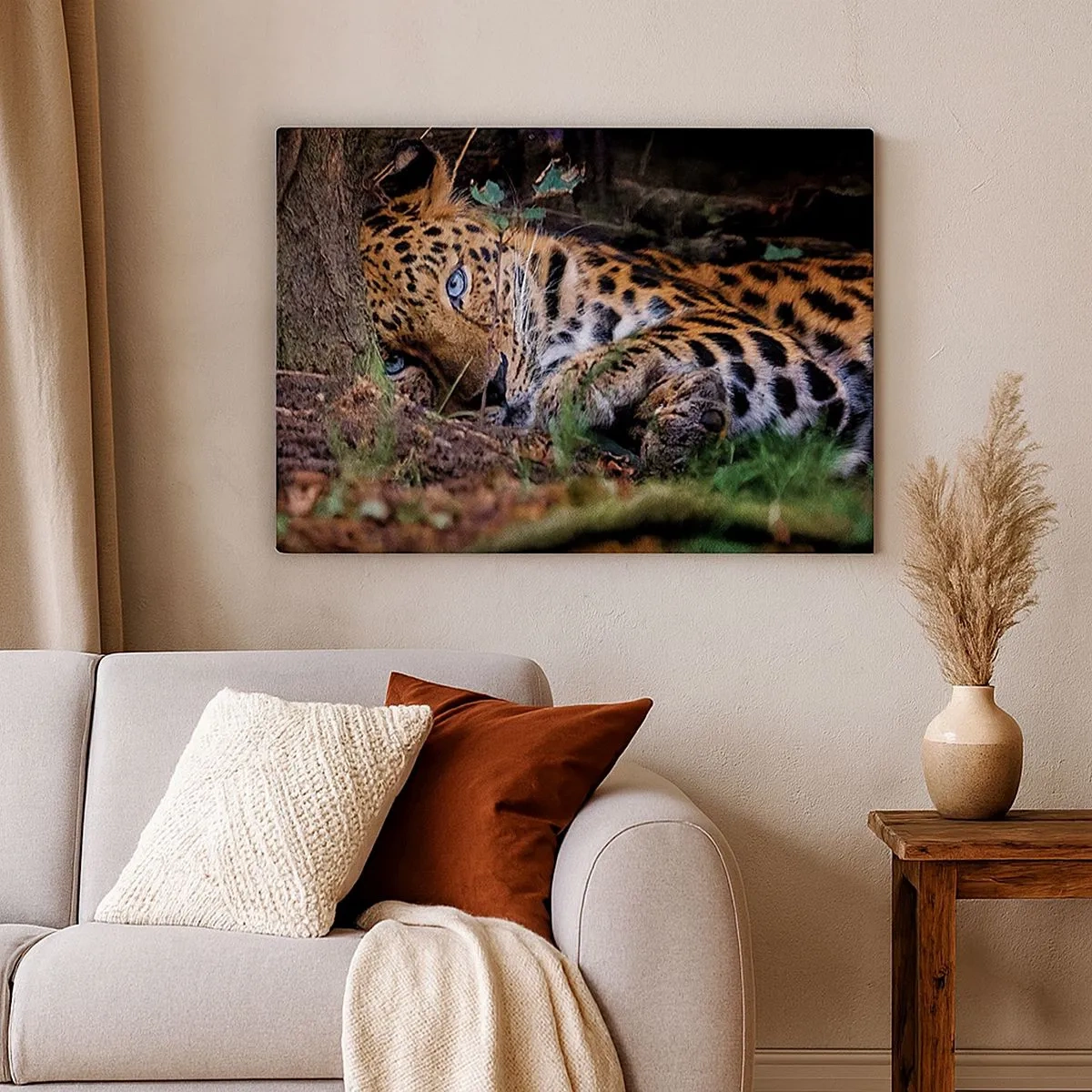 Cuadro sobre lienzo - Impresión de Imagen - Un leopardo tumbado a la sombra de los árboles. - 70x50cm - Confía en mí - Decoración de pared moderna para salón y dormitorio ARTTOR