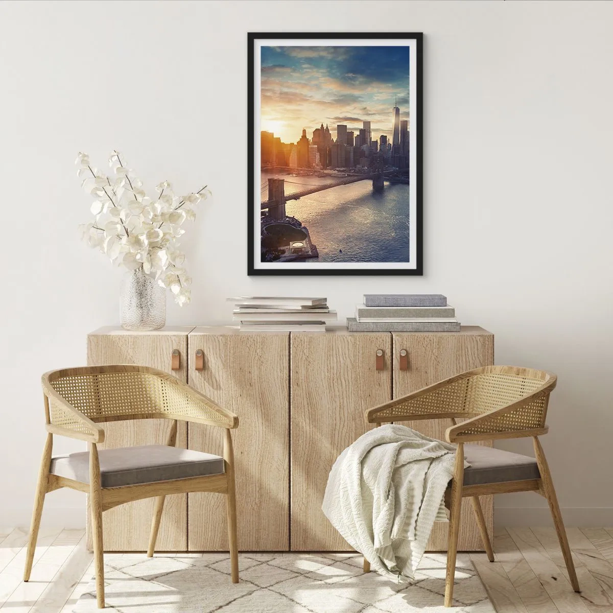 Póster en marco negro - Vista de Manhattan al atardecer con el puente de Brooklyn - 50x70cm - Un monumento a la cultura occidental - Decoración de pared moderna para salón y dormitorio ARTTOR