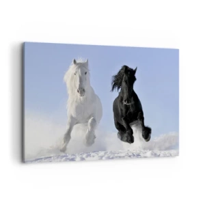 Cuadro sobre lienzo - Impresión de Imagen - Un caballo blanco y uno negro galopando por la nieve. - 120x80cm - Galope blanco y negro - Decoración de pared moderna para salón y dormitorio ARTTOR