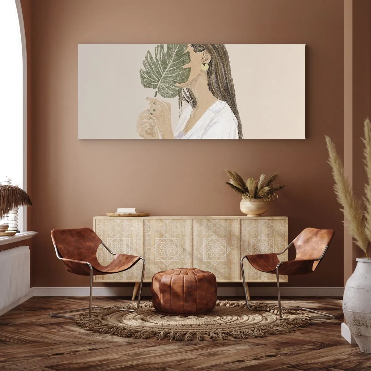 Cuadro sobre lienzo - Impresión de Imagen - Retrato de una mujer con una hoja de monstera sobre un fondo beige. - 140x50cm - Retrato misterioso con un abanico - Decoración de pared moderna para salón y dormitorio ARTTOR