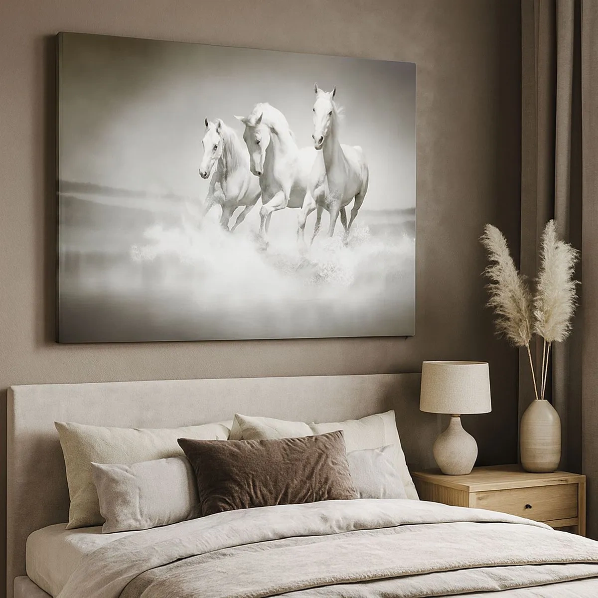 Cuadro sobre lienzo - Impresión de Imagen - Tres caballos blancos galopando por el agua - 70x50cm - Locura blanca - Decoración de pared moderna para salón y dormitorio ARTTOR
