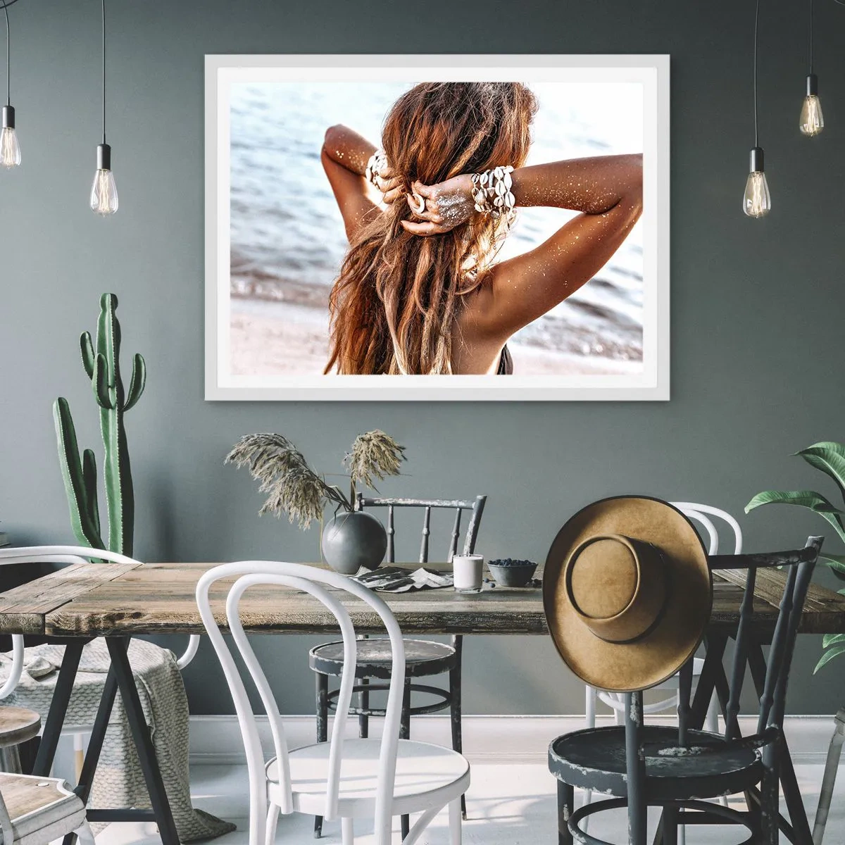 Póster en marco blanco - Hermanada con el agua y el sol - 70x50 cm