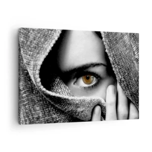 Cuadro sobre lienzo - Impresión de Imagen - Retrato de una mujer con un ojo color ámbar cubierto con una tela en tonos grises. - 70x50cm - Conoce el misterio - Decoración de pared moderna para salón y dormitorio ARTTOR