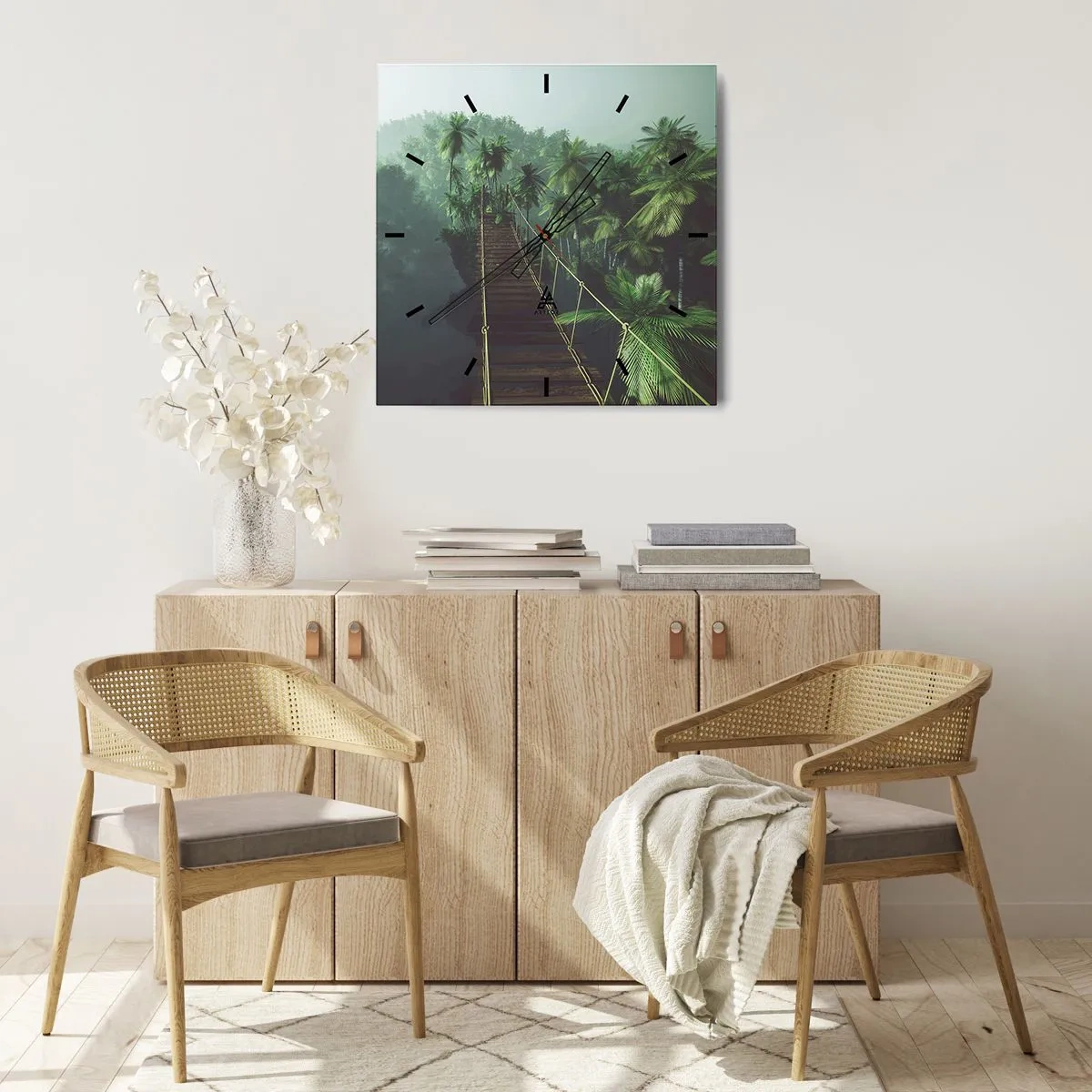 Reloj de pared - Reloj de vidrio - Un puente colgante en un bosque tropical rodeado de niebla. - 30x30cm - Sobre un mar de verde - Decoración de pared moderna para salón y dormitorio ARTTOR