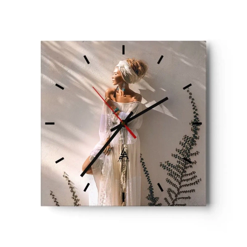 Reloj de pared - Reloj de vidrio - Una mujer de estilo boho iluminada por los rayos del sol. - 30x30cm - El sol y la joven - Decoración de pared moderna para salón y dormitorio ARTTOR
