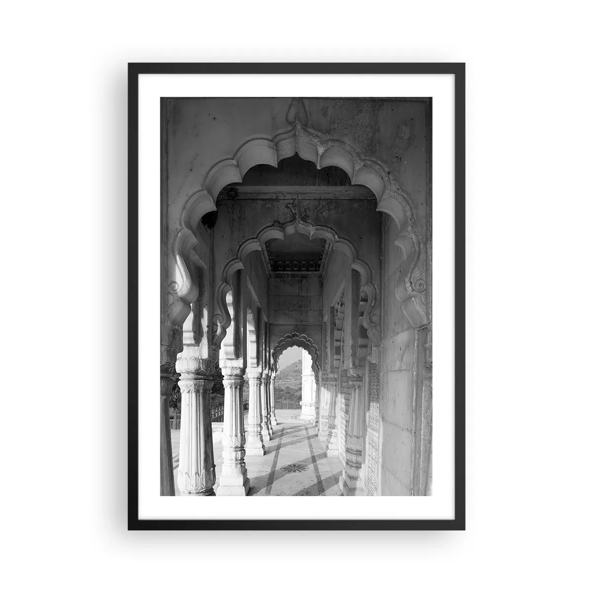 Póster en marco negro - Fotografía en blanco y negro de arquitectura con columnas. - 50x70cm - El escenario de los cuentos de Oriente - Decoración de pared moderna para salón y dormitorio ARTTOR
