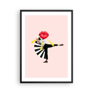 Póster en marco negro - Una composición surrealista con labios y elementos geométricos sobre un fondo rosa. - 50x70cm - Arte pop surrealista - Decoración de pared moderna para salón y dormitorio ARTTOR