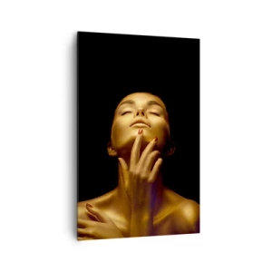 Cuadro sobre lienzo - Impresión de Imagen - Retrato de una mujer con un brillo dorado sobre un fondo negro. - 80x120cm - Como seda dorada - Decoración de pared moderna para salón y dormitorio ARTTOR