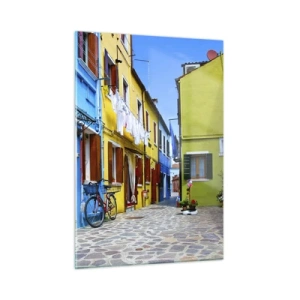 Cuadro sobre vidrio - Impresiones sobre Vidrio - Una calle colorida con bicicletas y casas decoradas. - 50x70cm - Callejón dulce de color pastel - Decoración de pared moderna para salón y dormitorio ARTTOR