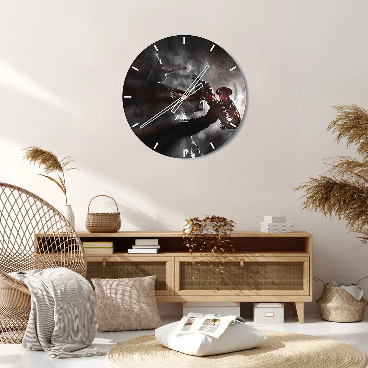 Reloj de pared - Reloj de vidrio - Saxofonista en el humo en estilo blanco y negro - 30x30cm - En el vapor del jazz - Decoración de pared moderna para salón, cocina y dormitorio ARTTOR
