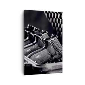 Cuadro sobre lienzo - Impresión de Imagen - Una imagen en blanco y negro de una pila de armas en una maleta. - 80x120cm - ¡Fuego! - Decoración de pared moderna para salón y dormitorio ARTTOR