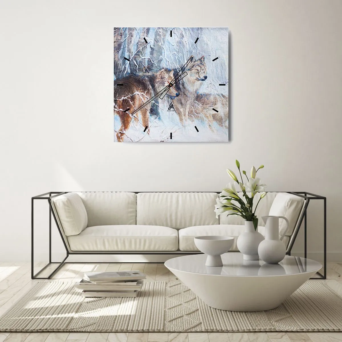 Reloj de pared - Reloj de vidrio - Lobos en un bosque invernal con un fondo nevado - 30x30cm - ¡Cuidado! Aquí viene... - Decoración de pared moderna para salón y dormitorio ARTTOR