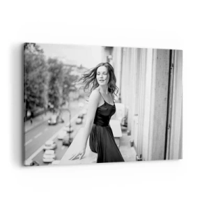 Cuadro sobre lienzo - Impresión de Imagen - Fotografía en blanco y negro de una mujer en un balcón. - 100x70cm - Ciertamente, parisina - Decoración de pared moderna para salón y dormitorio ARTTOR