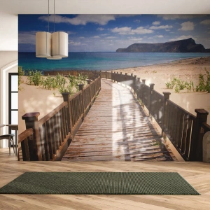 Fotomural Premium Sand - Una pasarela de madera que conduce a una playa de arena. - 100x70cm - Llévame a la isla de la felicidad - Decoración de pared moderna para salón y dormitorio ARTTOR