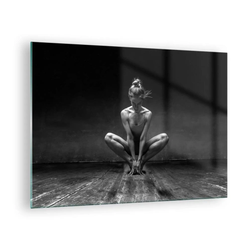 Cuadro sobre vidrio - Impresiones sobre Vidrio - Una bailarina en pose de ballet sobre un suelo de madera. - 70x50cm - Concentración de energía del baile - Decoración de pared moderna para salón y dormitorio ARTTOR