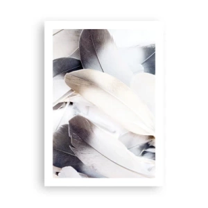 Póster - Plumas delicadas en una composición brillante y minimalista. - 50x70cm - Casi angelical - Decoración de pared moderna para salón y dormitorio ARTTOR