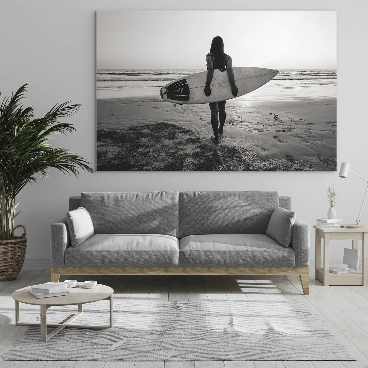 Cuadro sobre vidrio - Impresiones sobre Vidrio - Mujer con una tabla de surf en la playa al amanecer - 100x70cm - Hija de las olas marinas - Decoración de pared moderna para salón y dormitorio ARTTOR