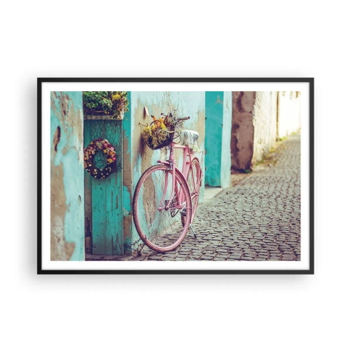 Póster en marco negro - Una bicicleta rosa junto a una puerta turquesa. - 100x70cm - Ahora mismo vuelvo - Decoración de pared moderna para salón y dormitorio ARTTOR