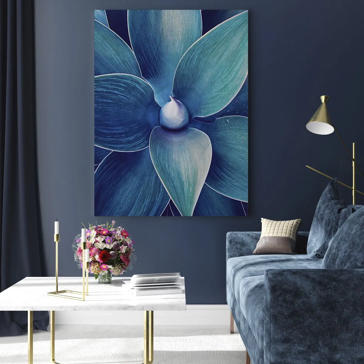 Cuadro sobre vidrio - Impresiones sobre Vidrio - Fotografía macro de una planta en tonos azules. - 50x70cm - Azul del cielo - Decoración de pared moderna para salón y dormitorio ARTTOR