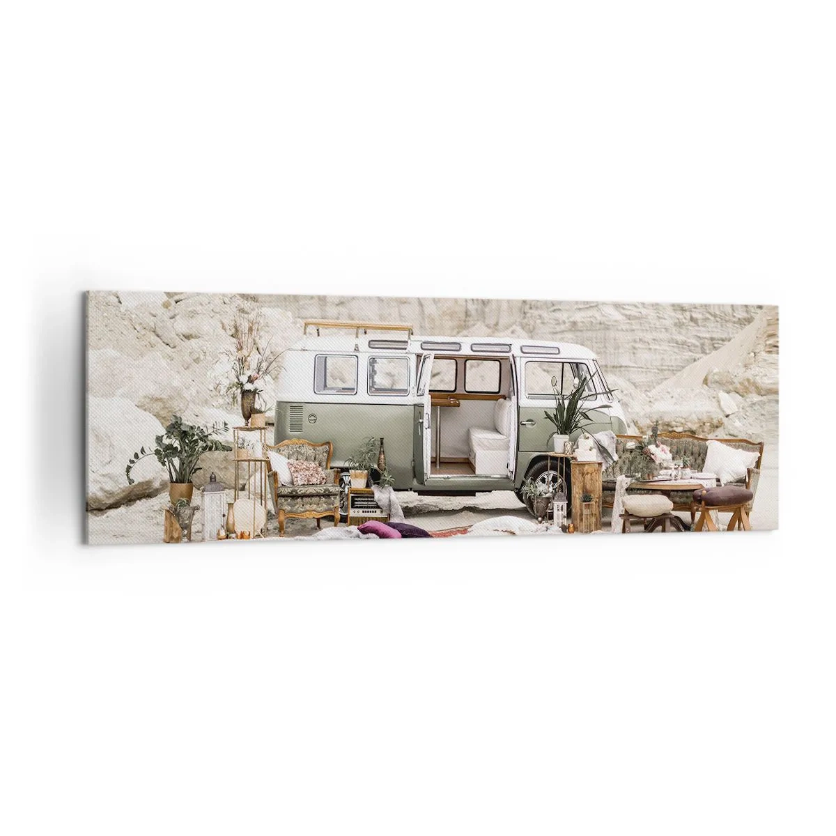 Cuadro sobre lienzo - Impresión de Imagen - Una caravana retro con diseño boho frente a un paisaje rocoso. - 160x50cm - Hora de empezar el viaje - Decoración de pared moderna para salón y dormitorio ARTTOR