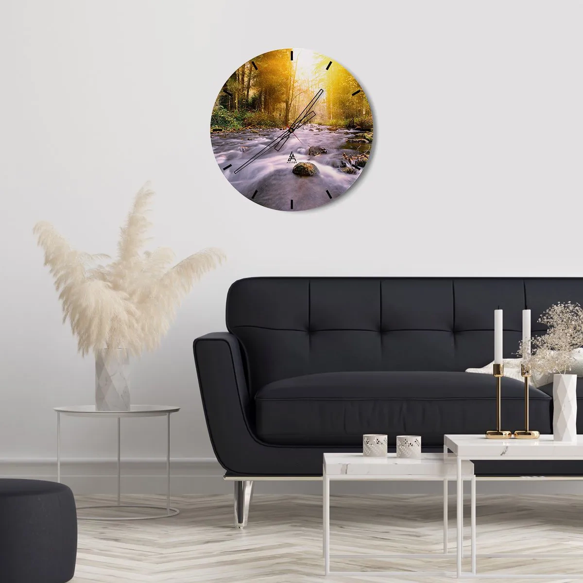 Reloj de pared - Reloj de vidrio - Un arroyo en el bosque iluminado por la luz dorada de la mañana. - 30x30cm - Malaquita en un marco de plata y oro - Decoración de pared moderna para salón, cocina y dormitorio ARTTOR