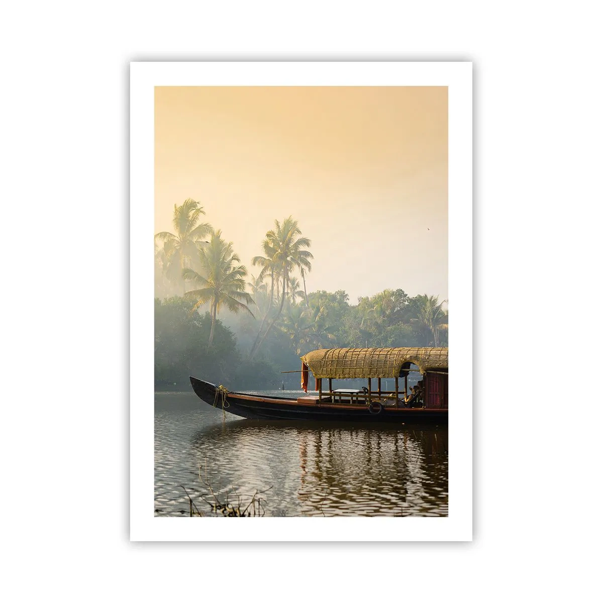 Póster - Barco tradicional en un río entre palmeras al atardecer - 50x70cm - Casa en el río - Decoración de pared moderna para salón y dormitorio ARTTOR