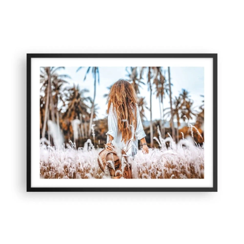 Póster en marco negro - Una mujer en un campo de hierba con palmeras al fondo al atardecer. - 70x50cm - Nacida en el plumón de la Tierra - Decoración de pared moderna para salón y dormitorio ARTTOR